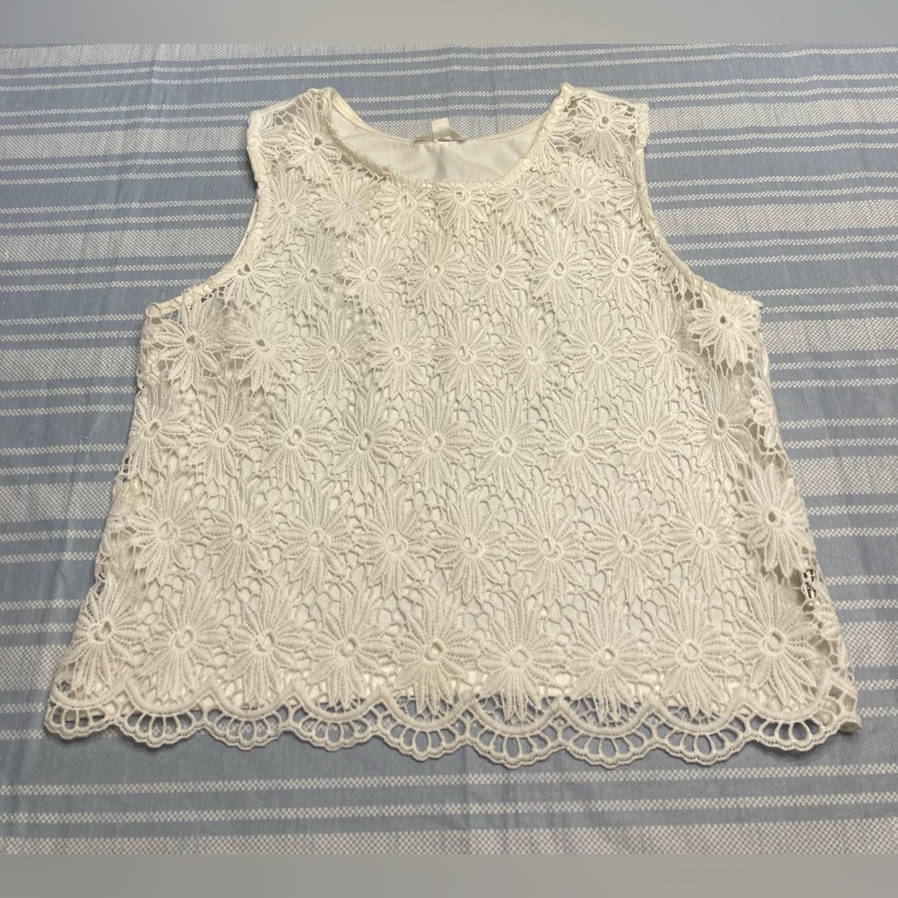 💛TODAY***$15***Mine white sheer front top with floral lace design.
